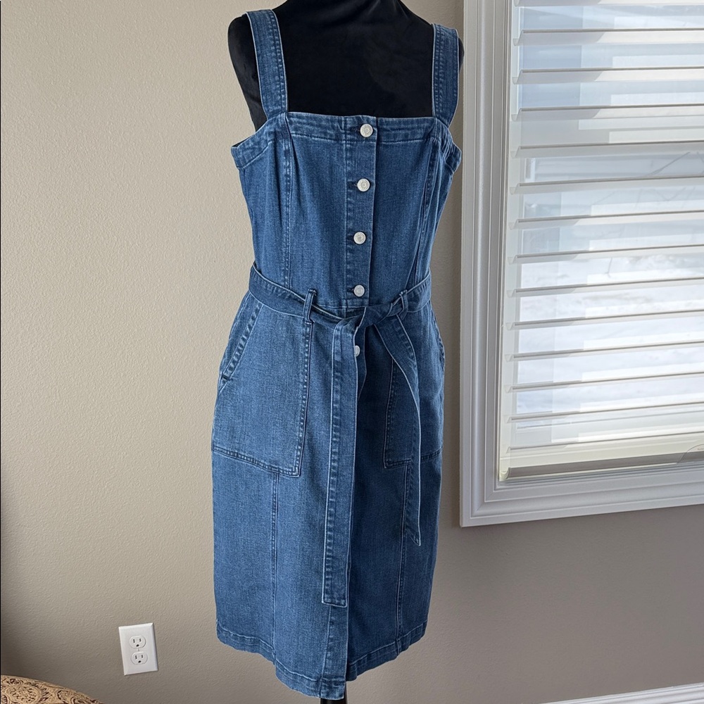 Women's Gap Denim Button-Front Dress. Size L
